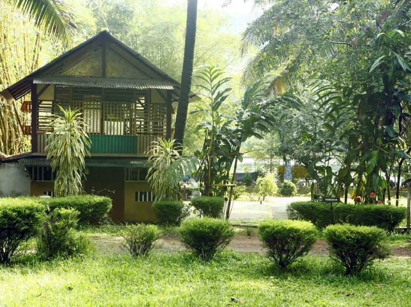 Soma Birds Lagoon Hotel Kotamangalam Exterior foto